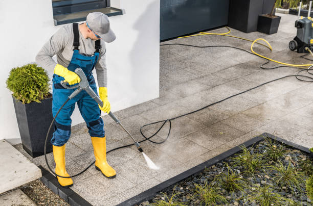 Best Garage Pressure Washing  in Rosharon, TX
